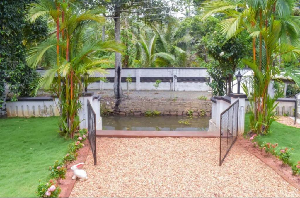 Brookside Heritage Homestay Kumarakom Buitenkant foto