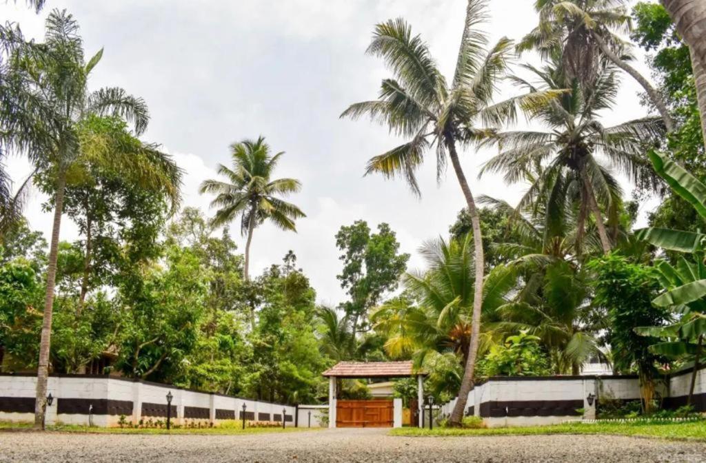 Brookside Heritage Homestay Kumarakom Buitenkant foto