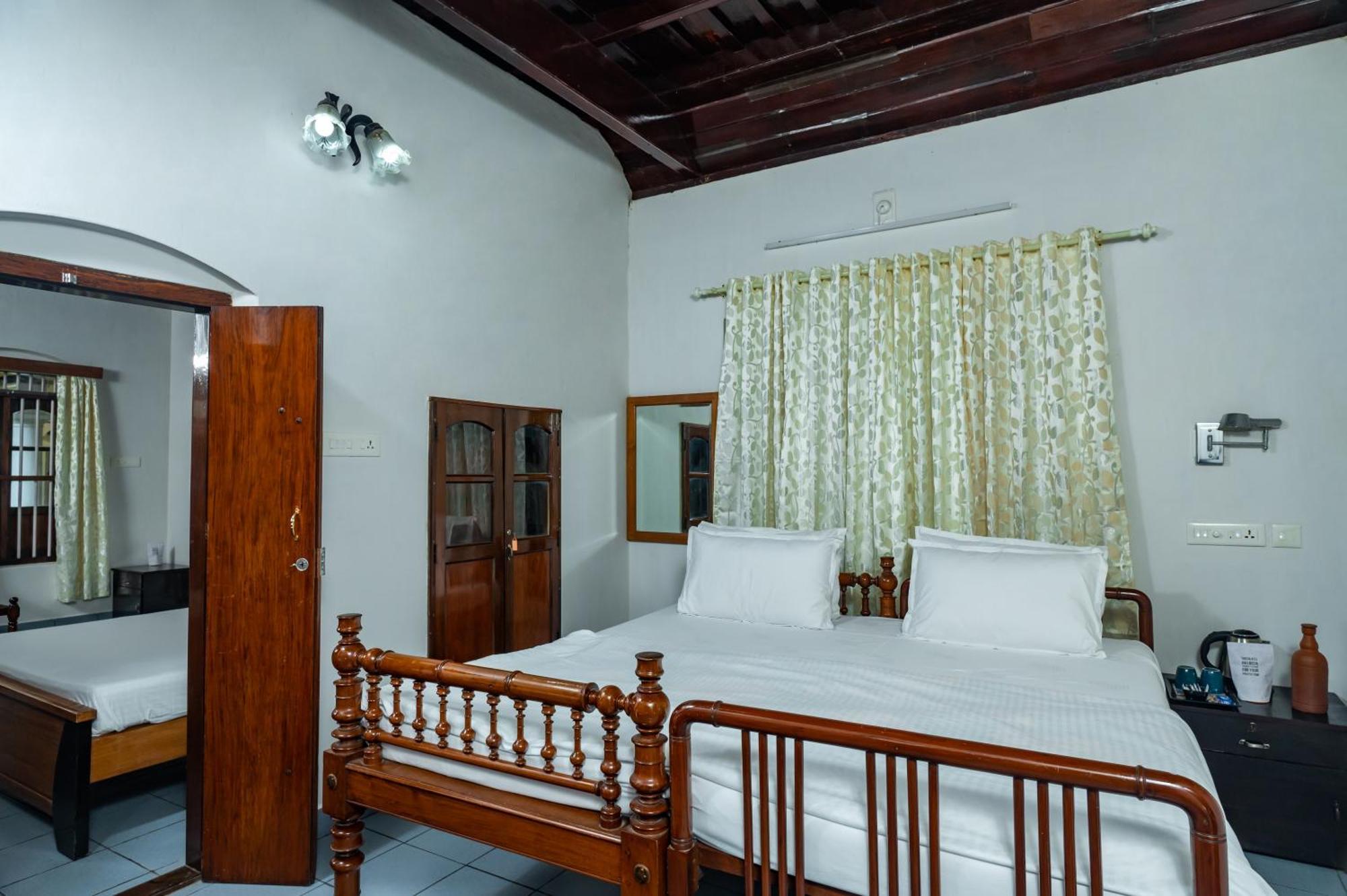 Brookside Heritage Homestay Kumarakom Buitenkant foto