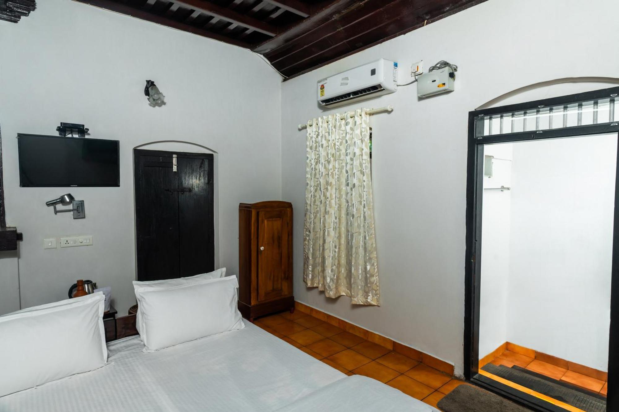 Brookside Heritage Homestay Kumarakom Buitenkant foto