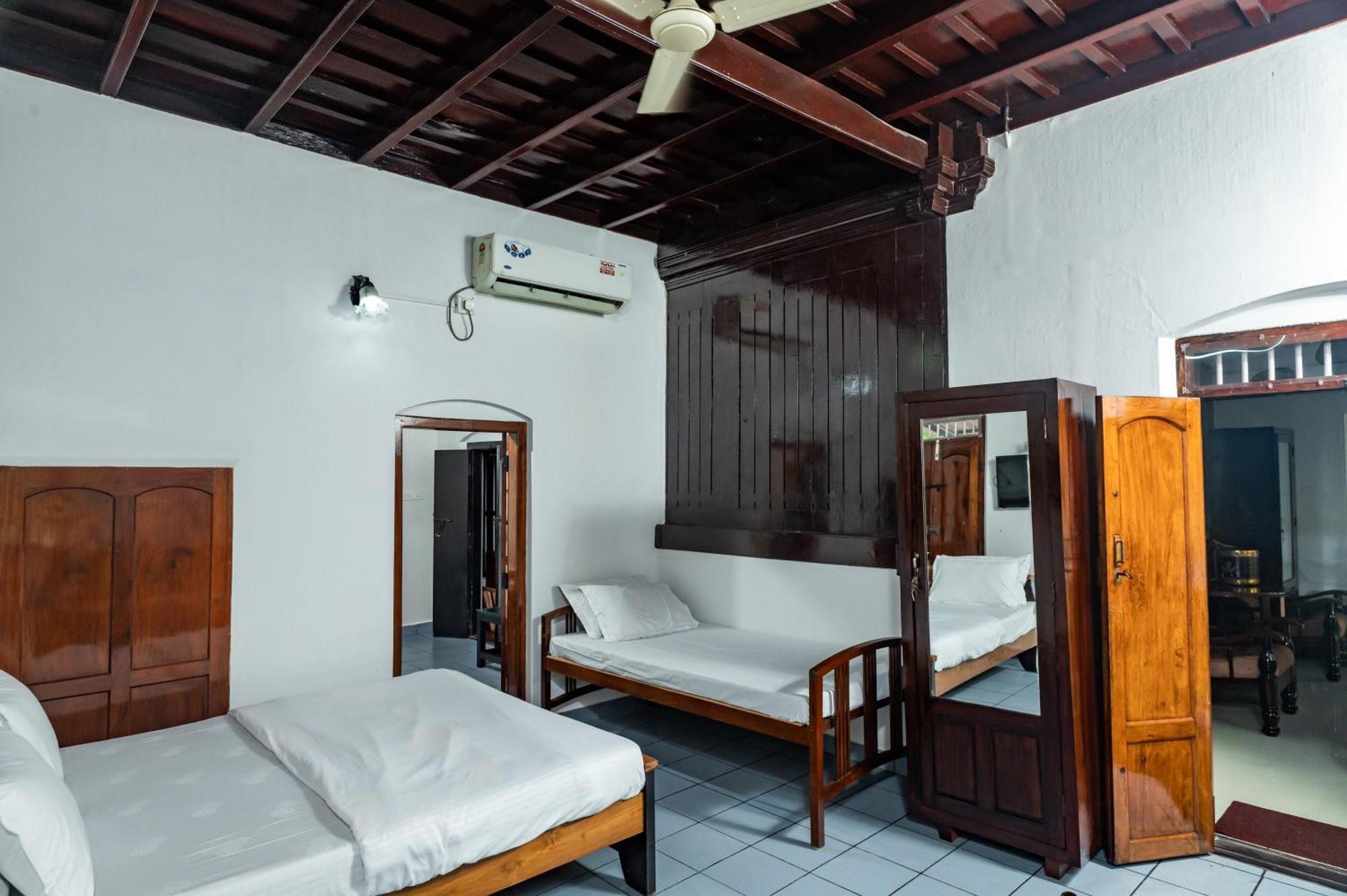 Brookside Heritage Homestay Kumarakom Buitenkant foto