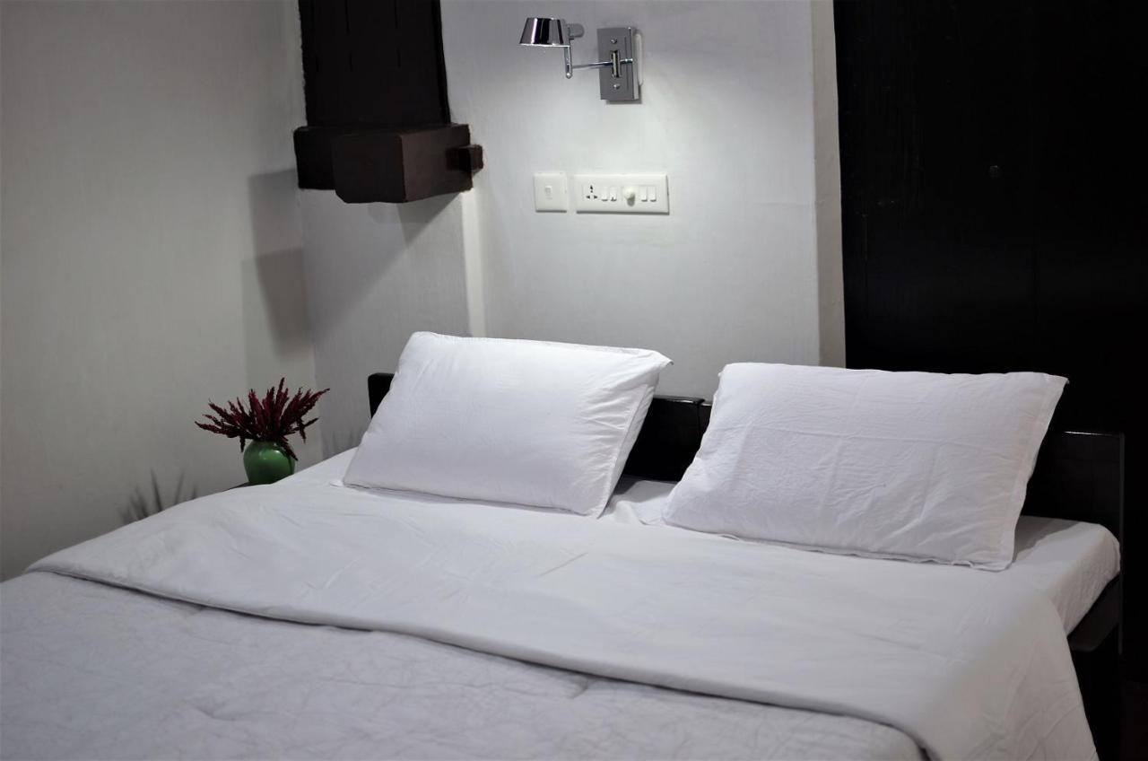 Brookside Heritage Homestay Kumarakom Buitenkant foto